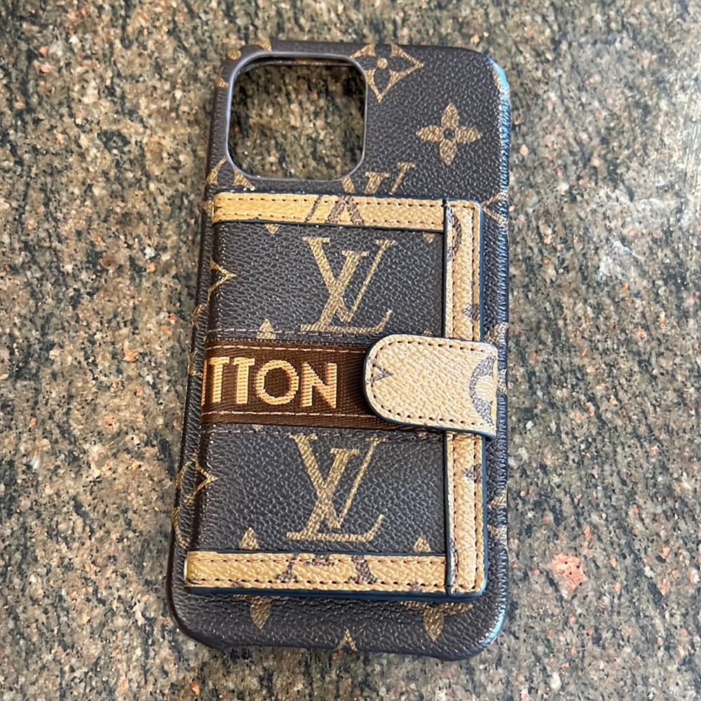 Fashion design  iPhone 13 Pro Max case!